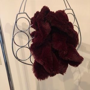 Maroon faux fur scarf